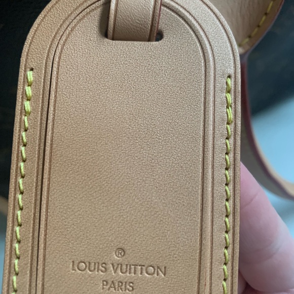 Beautiful Louis Vuitton Dog Carrier 50. Only used once. 19.5L x 9W x 13H. - Picture 6 of 10